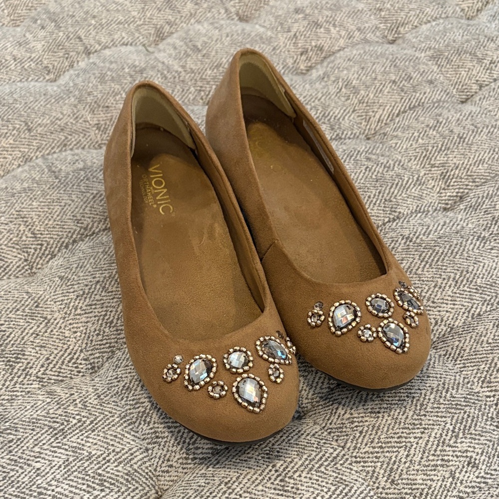 Vionic Cameron suede flats size 7